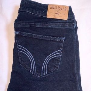 ☀️ Hollister dark wash skinny jeans size 3R.